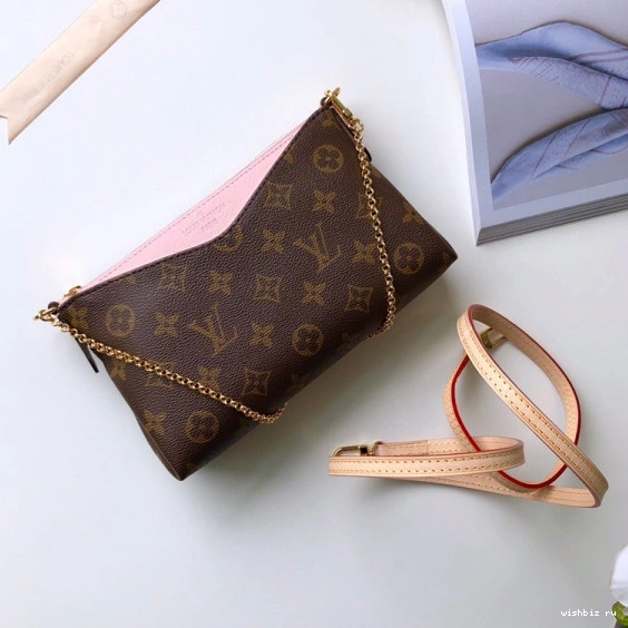 WIS CHANELUTCH Vuitton Louis PALLAS 0319